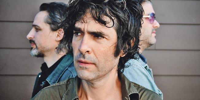 jutarnji.hr/jon-spencer---na-sceni-sam-ludi-rocker--no-doma-sam-brizni-otac-/1084902/